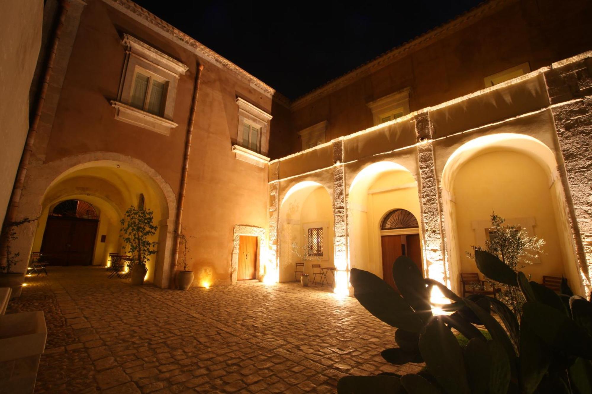 Palazzo Gambuzza Aparthotel Ispica Eksteriør bilde