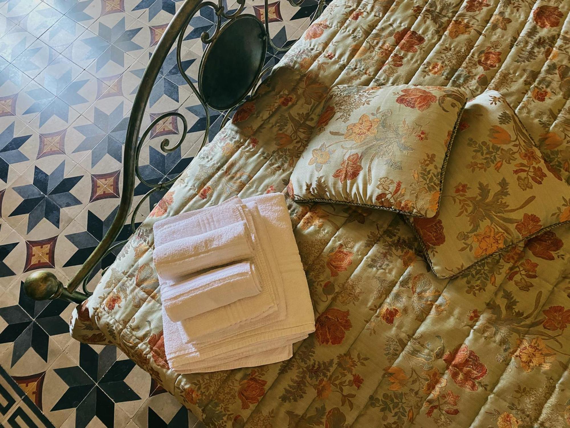 Palazzo Gambuzza Aparthotel Ispica Rom bilde