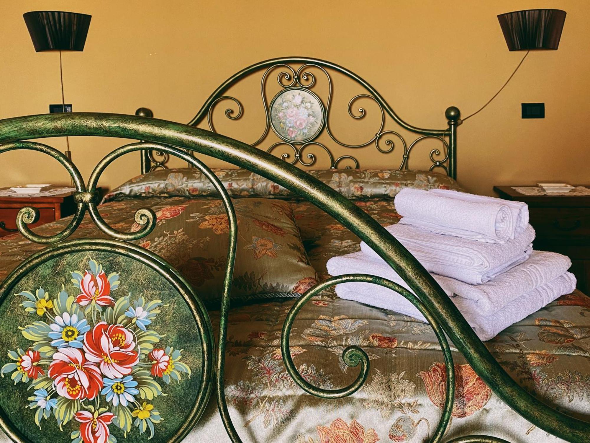 Palazzo Gambuzza Aparthotel Ispica Rom bilde